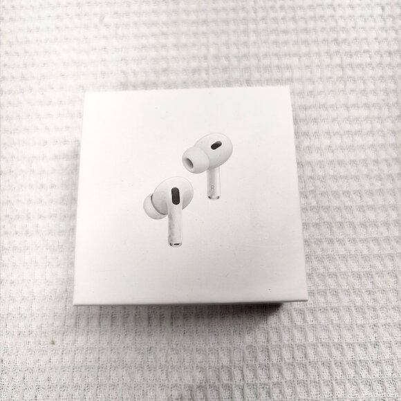 🧸Brand new 🧸APPLE AirPods Pro 2｜MagSafe charging case - Picture 1 of 5